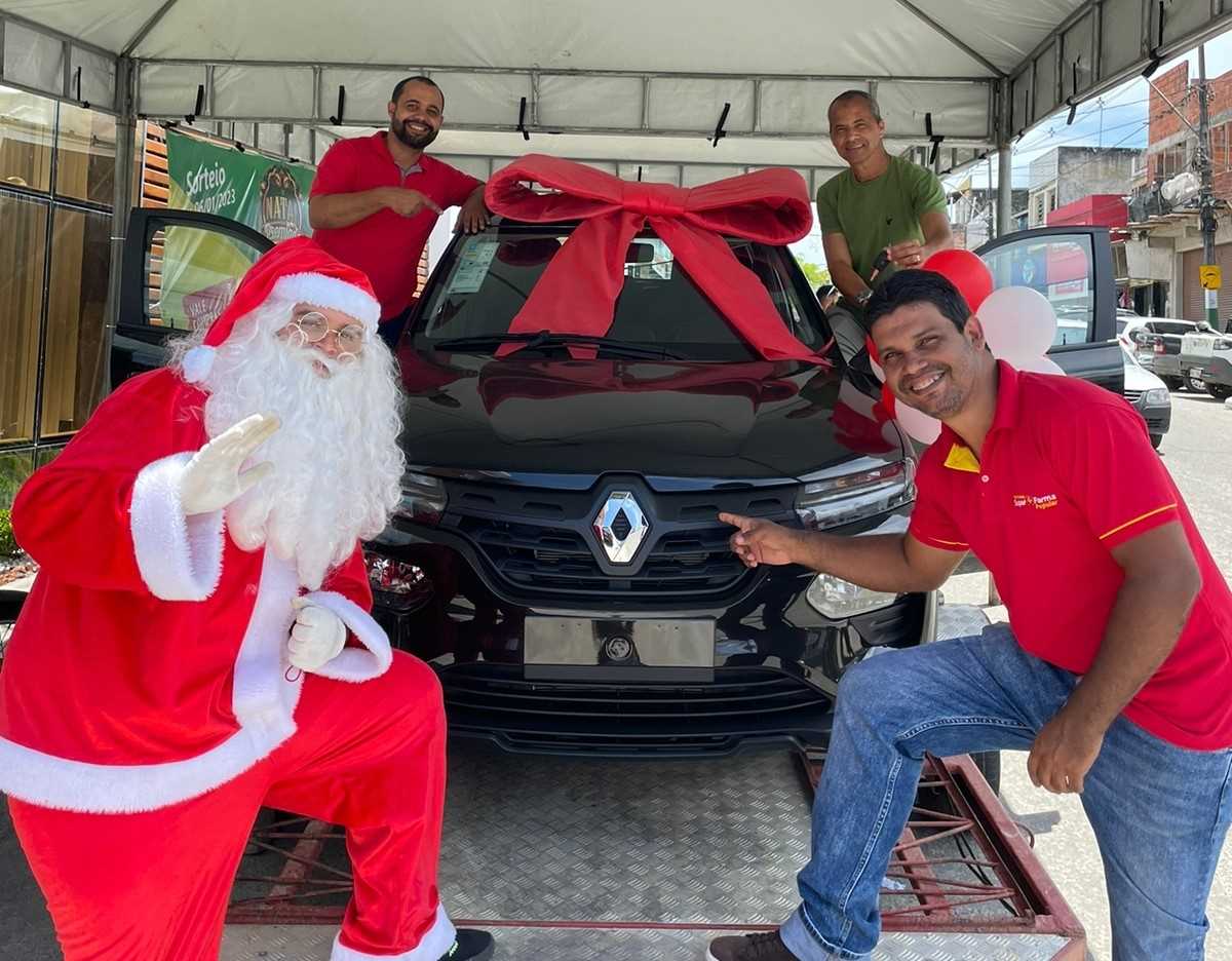 Camacã: Prefeito Paulo do Gás participa da apresentação do carro 0k da campanha Natal Premiado CDL

